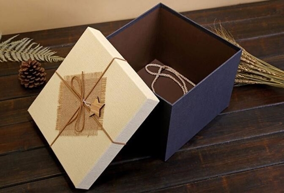 Douane Logo Luxury Packing Paper Box voor Horloge/Schoen/Theezakjes, het document van de het Boekvorm van de Papieren zakdoekjekleding Verpakkende vakjes pac