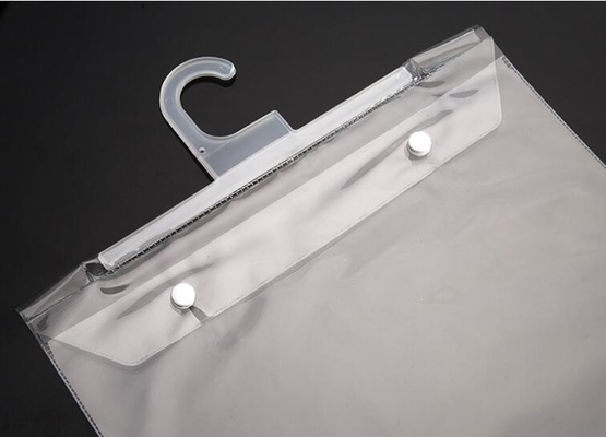 biologisch afbreekbare de Hanger Verpakkende Zak van het Doekondergoed met Onverwachte Knoop, de Milieuvriendelijke Zak van het Haakkledingstuk