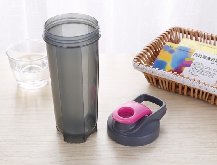 Flessen van de premie de afneembare plastic pil voor openlucht, draagbare de flessen ingebouwde daysportable Plastic fles 7 van het sportenwater